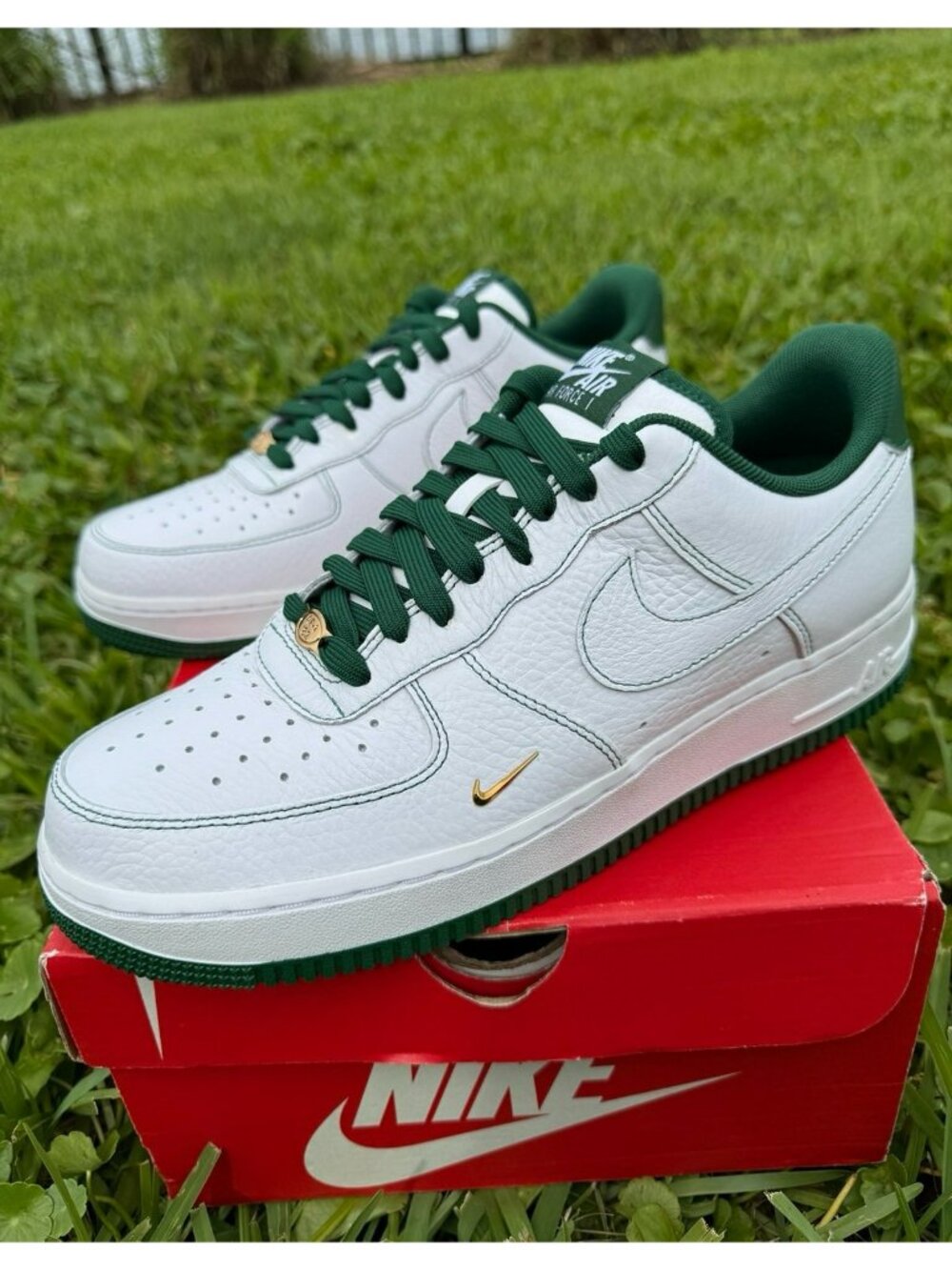 10 WOMEN'S NIKE AIR FORCE ONE AF1 07 MINI JEWEL WHITE GREEN / GOLD IB6543-102